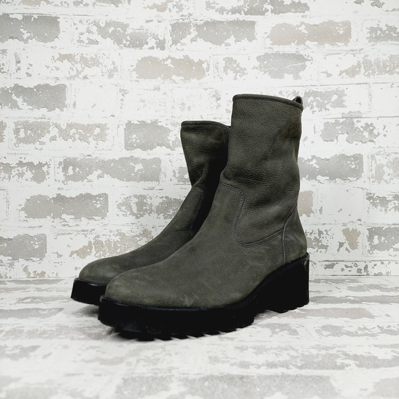 Paul Green Newbury Chunky Ankle Bootie in Iron Grained M852 - Picture 2 of 12